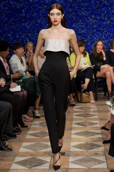 Look 24